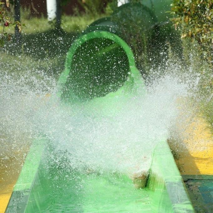 Fiberglass Aqualoop Body Water Slide for Amusement Park 3