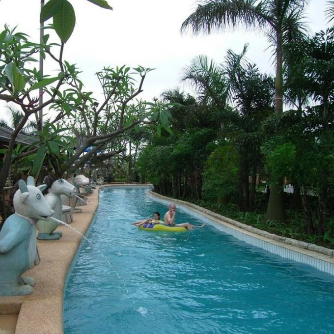 Colourful Customizable Lazy River At Water Park Outdoor Playground 0