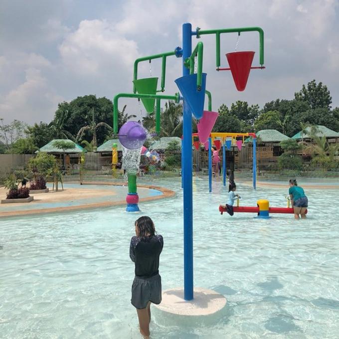 Environmental Friendly Water Bucket Water Park For Kids Playground 0