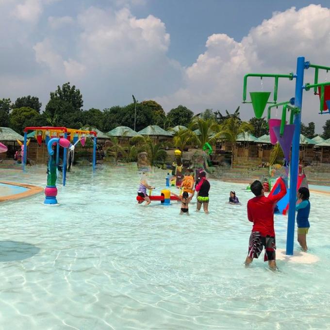 Environmental Friendly Water Bucket Water Park For Kids Playground 3